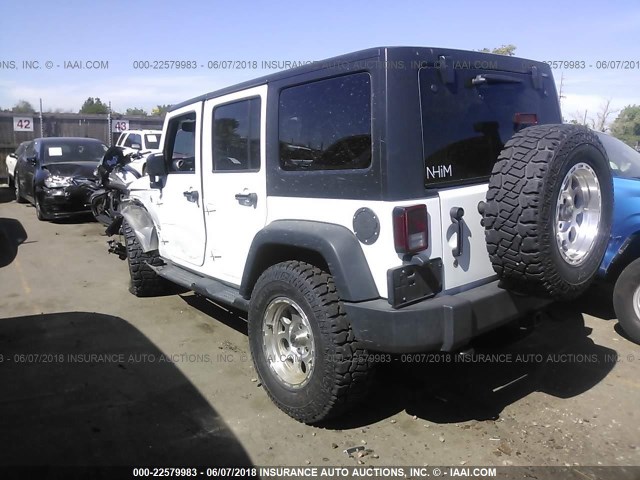 1C4HJWDG2GL185039 - 2016 JEEP WRANGLER UNLIMITE SPORT WHITE photo 3