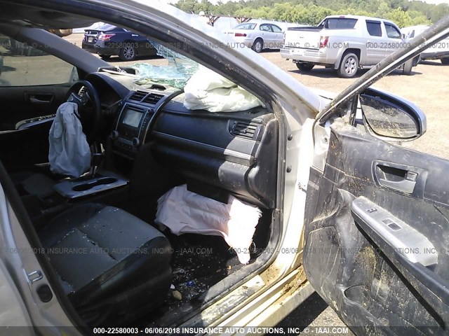 4T1BF1FK4CU103274 - 2012 TOYOTA CAMRY SE/LE/XLE ვერცხლისფერი ფოტო 5