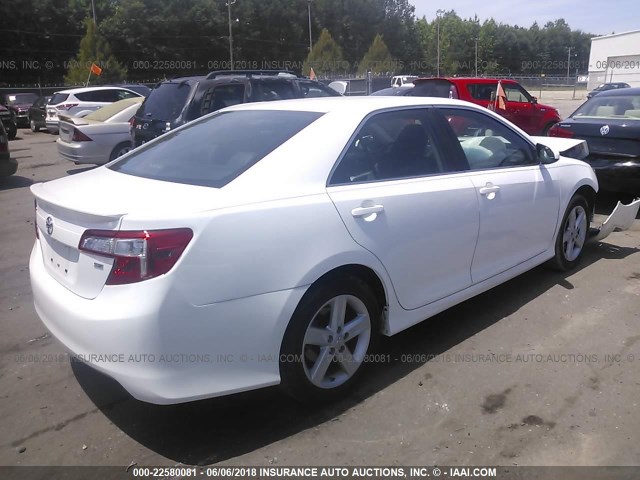 4T1BF1FKXCU129300 - 2012 TOYOTA CAMRY SE/LE/XLE WHITE photo 4