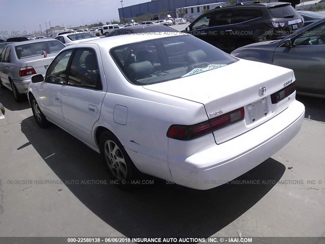 JT2BF28K4X0214579 - 1999 TOYOTA CAMRY LE/XLE WHITE photo 3