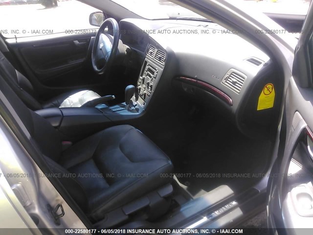 YV1RS61T632263934 - 2003 VOLVO S60 Gümüş fotoğraf 5