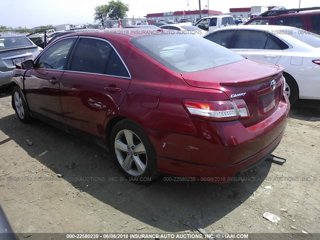 4T1BF3EK5AU095163 - 2010 TOYOTA CAMRY SE/LE/XLE წითელი ფოტო 3