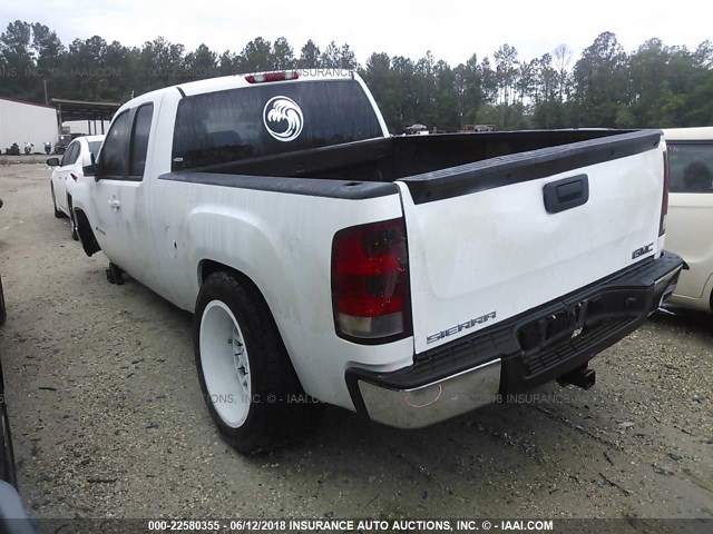 1GTEC19CX8Z147515 - 2008 GMC SIERRA C1500 WHITE photo 3