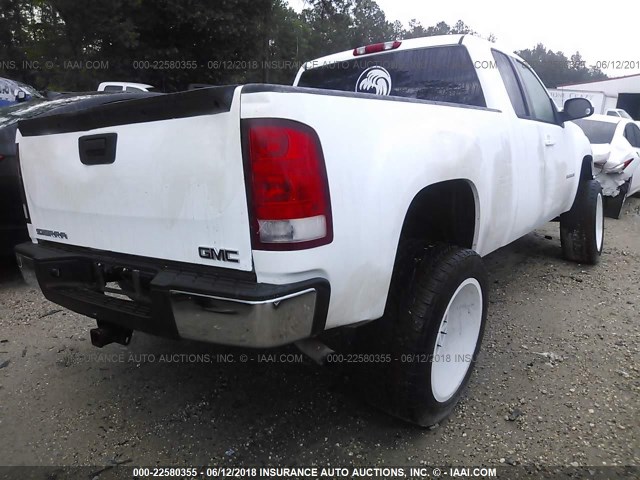 1GTEC19CX8Z147515 - 2008 GMC SIERRA C1500 WHITE photo 4