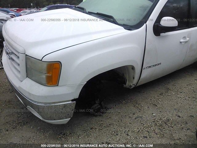 1GTEC19CX8Z147515 - 2008 GMC SIERRA C1500 WHITE photo 6