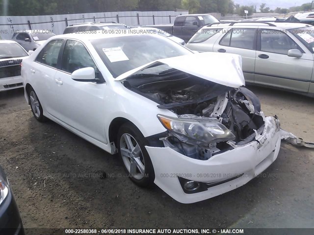 4T1BF1FKXCU134318 - 2012 TOYOTA CAMRY SE/LE/XLE 白色 照片 1