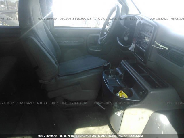 1GAHG39J0Y1128345 - 2000 CHEVROLET EXPRESS G3500  WHITE photo 5