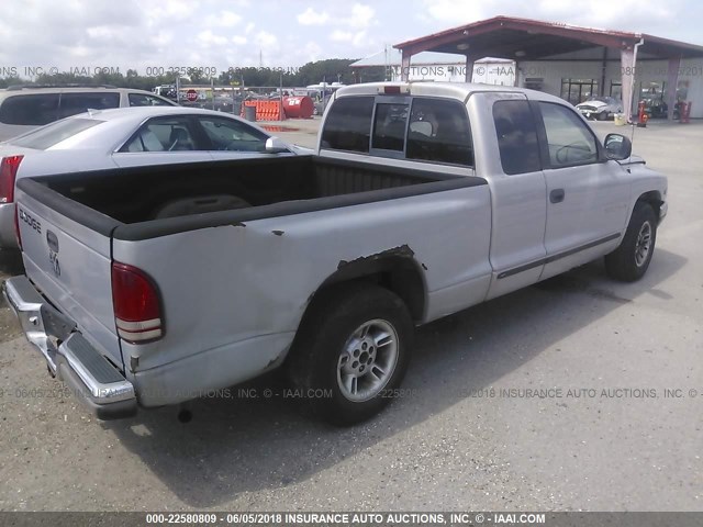 1B7GL22X0XS283994 - 1999 DODGE DAKOTA SILVER photo 4