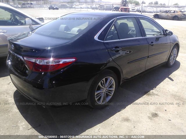 4T1BF1FK3HU763295 - 2017 TOYOTA CAMRY LE/XLE/SE/XSE 黑色 照片 4