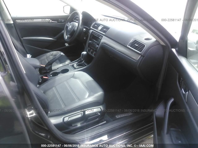1VWAT7A3XFC055301 - 2015 VOLKSWAGEN PASSAT S BLACK photo 5