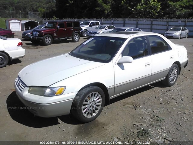 JT2BG22K6X0331067 - 1999 TOYOTA CAMRY LE/XLE WHITE photo 2