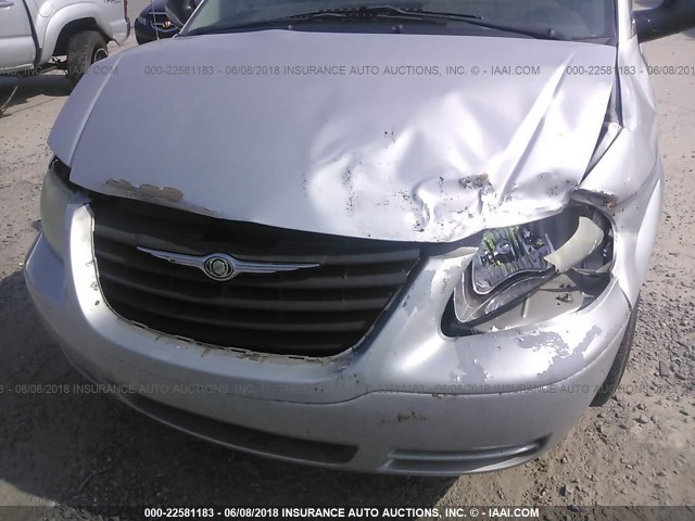 1C4GP45R15B375271 - 2005 CHRYSLER TOWN & COUNTRY  SILVER photo 6