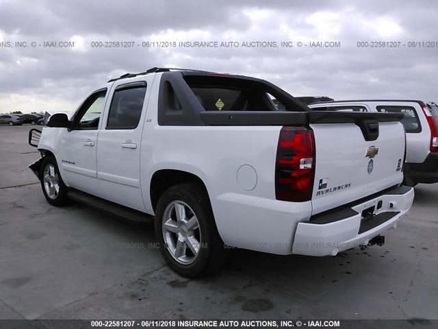 3GNEC12037G197565 - 2007 CHEVROLET AVALANCHE C1500 WHITE photo 3