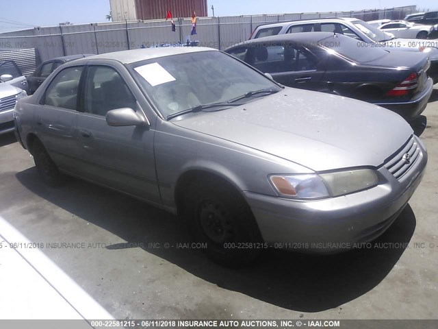 JT2BG22K3X0348960 - 1999 TOYOTA CAMRY LE/XLE SILVER photo 1