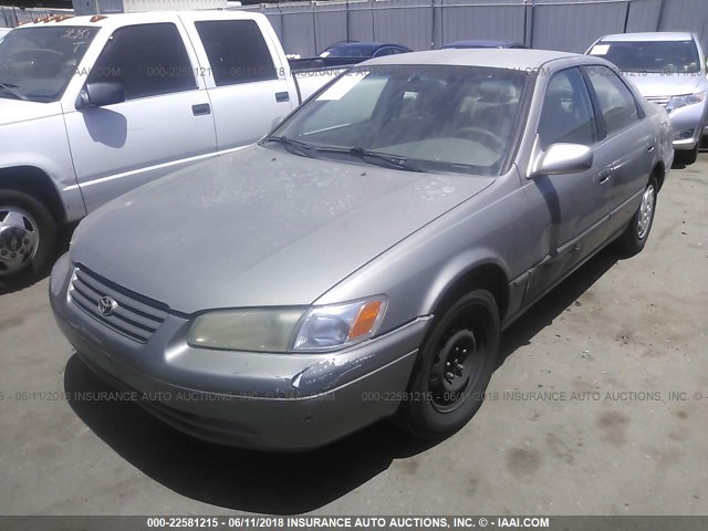 JT2BG22K3X0348960 - 1999 TOYOTA CAMRY LE/XLE SILVER photo 2