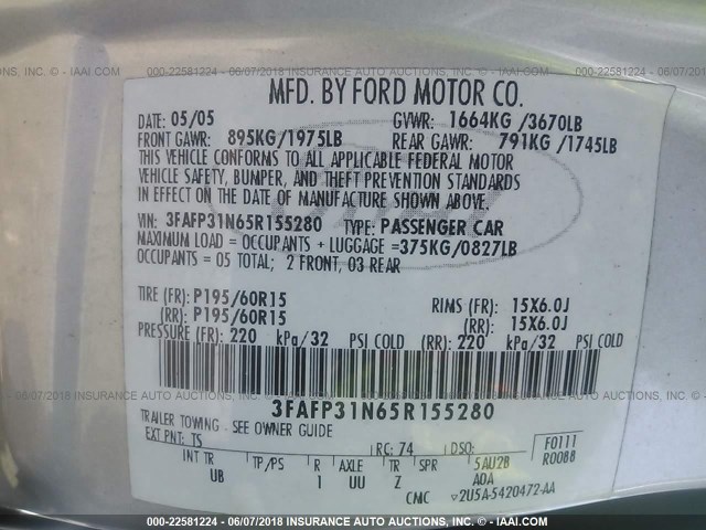 3FAFP31N65R155280 - 2005 FORD FOCUS ZX3 SILVER photo 9