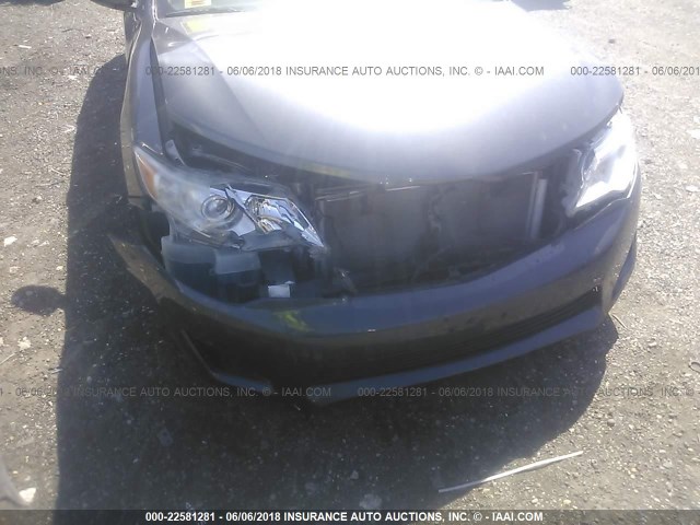 4T1BF1FK1DU272685 - 2013 TOYOTA CAMRY L/SE/LE/XLE 灰色 照片 6