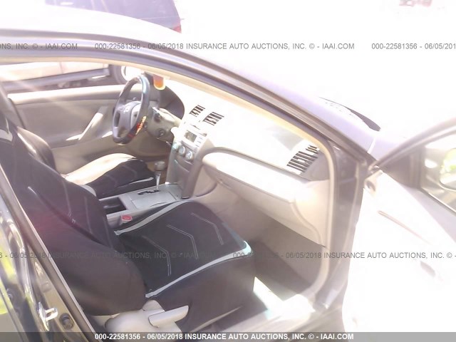 4T1BE46K19U902118 - 2009 TOYOTA CAMRY SE/LE/XLE GRAY photo 5