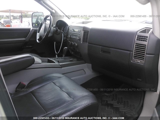 1N6AA07A44N528386 - 2004 NISSAN TITAN XE/SE/LE WHITE photo 8