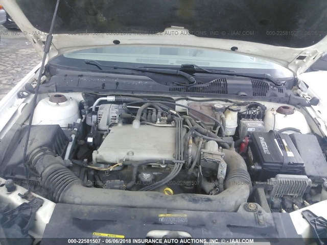 1G1ZT54885F159888 - 2005 CHEVROLET MALIBU LS WHITE photo 10