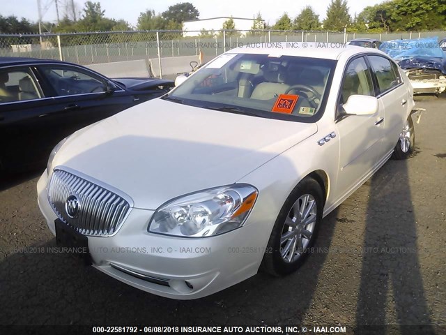 1G4HC5EM4BU151711 - 2011 BUICK LUCERNE CXL WHITE photo 2