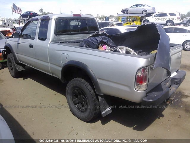 4TAWN72N6YZ667879 - 2000 TOYOTA TACOMA XTRACAB SILVER photo 3