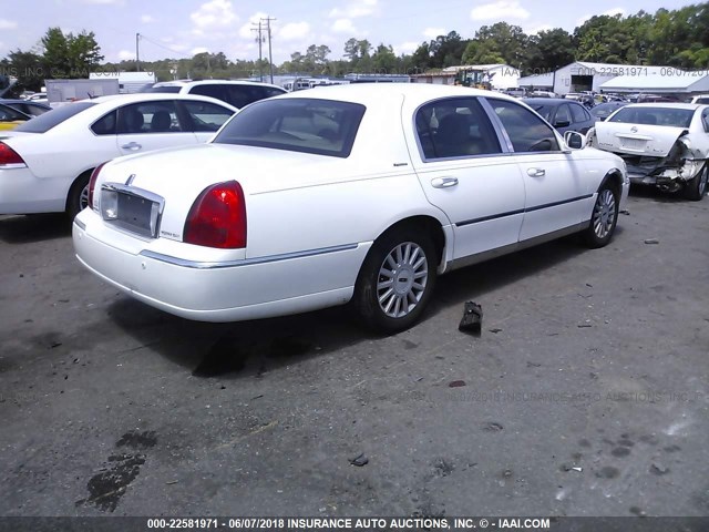 1LNHM81W75Y622754 - 2005 LINCOLN TOWN CAR SIGNATURE WHITE photo 4