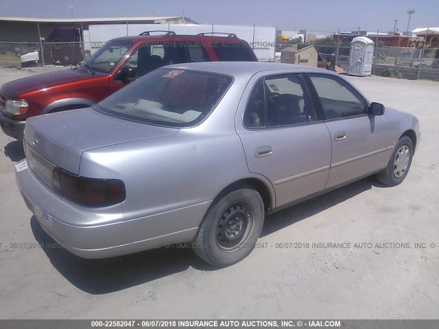 4T1SK11E5SU581909 - 1995 TOYOTA CAMRY DX SILVER photo 4