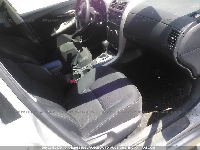 5YFBU4EE6DP158525 - 2013 TOYOTA COROLLA S/LE SILVER photo 5