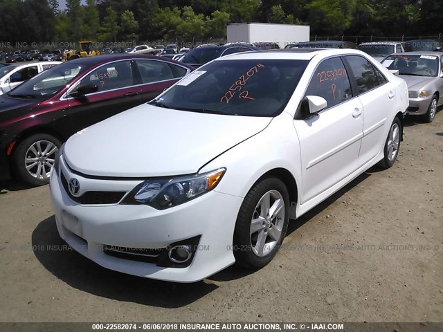 4T1BF1FK2DU656510 - 2013 TOYOTA CAMRY L/SE/LE/XLE 白色 照片 2