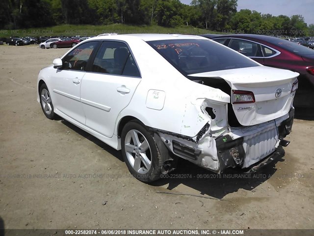4T1BF1FK2DU656510 - 2013 TOYOTA CAMRY L/SE/LE/XLE 白色 照片 3