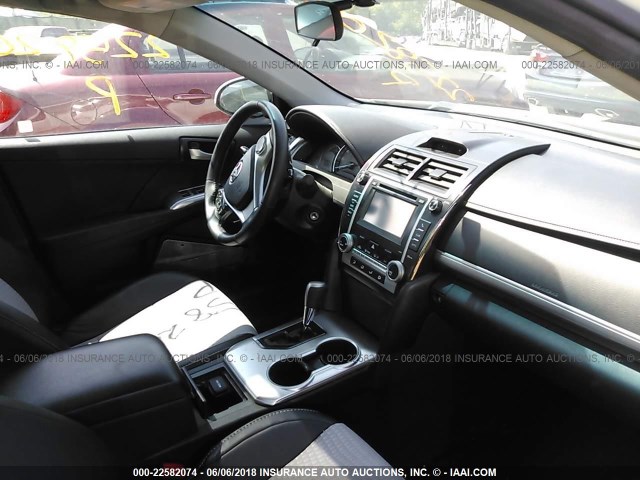 4T1BF1FK2DU656510 - 2013 TOYOTA CAMRY L/SE/LE/XLE 白色 照片 5