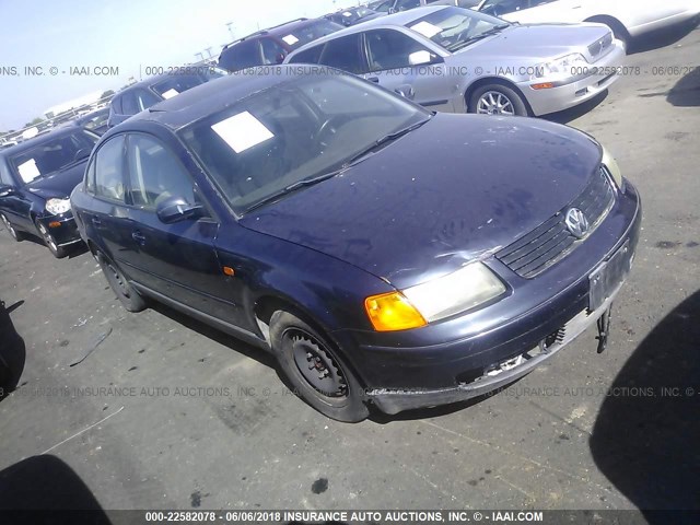 WVWMA63B5WE214329 - 1998 VOLKSWAGEN PASSAT GLS BLUE photo 1