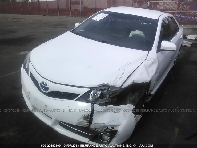 4T1BF1FK6DU297761 - 2013 TOYOTA CAMRY L/SE/LE/XLE 白色 照片 2
