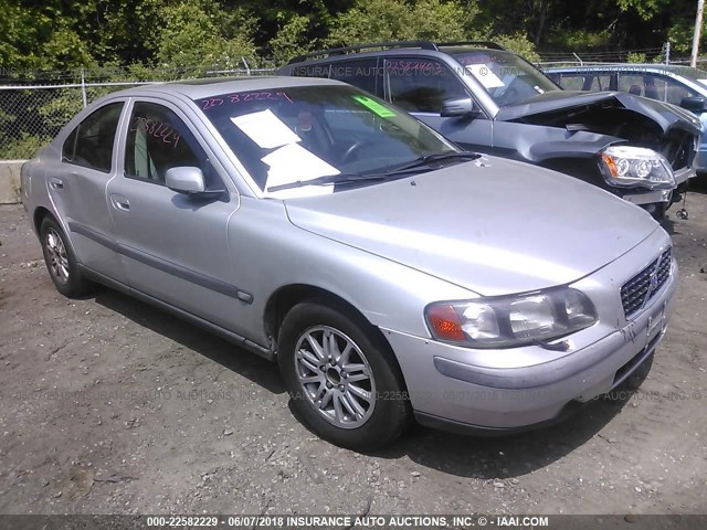 YV1RS64A942374358 - 2004 VOLVO S60 SILVER photo 1