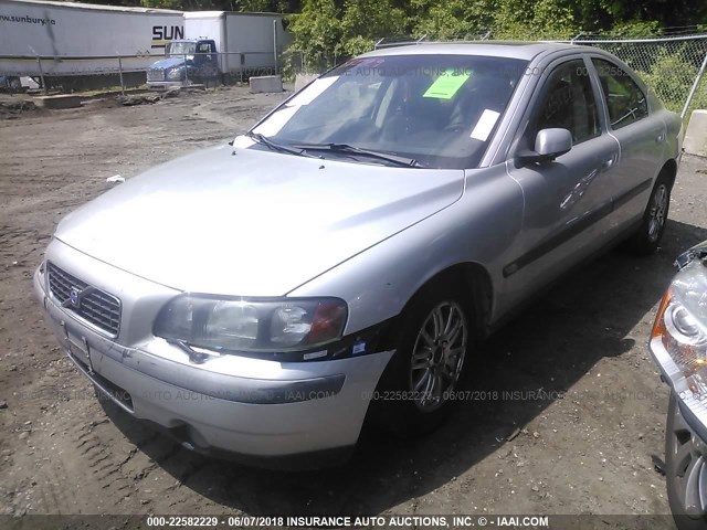 YV1RS64A942374358 - 2004 VOLVO S60 SILVER photo 2