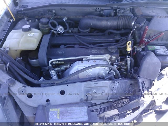 3FAFP37363R173653 - 2003 FORD FOCUS ZX5 GRAY photo 10