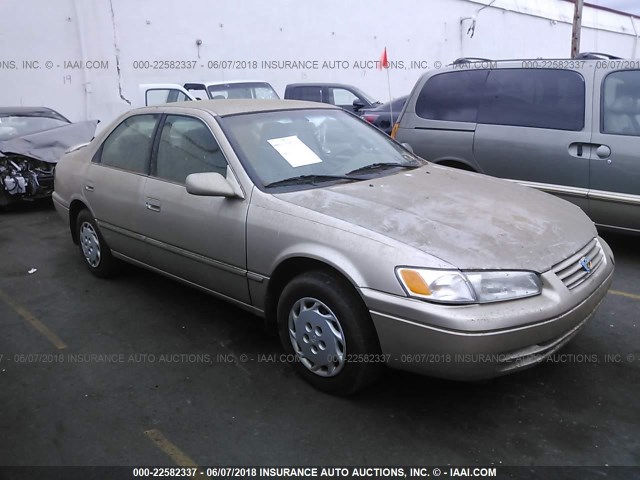 4T1BG22K8WU357308 - 1998 TOYOTA CAMRY CE/LE/XLE GOLD photo 1