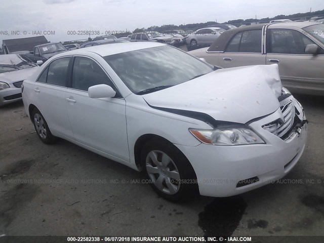 4T1BE46K97U698469 - 2007 TOYOTA CAMRY NEW GENERAT CE/LE/XLE/SE WHITE photo 1