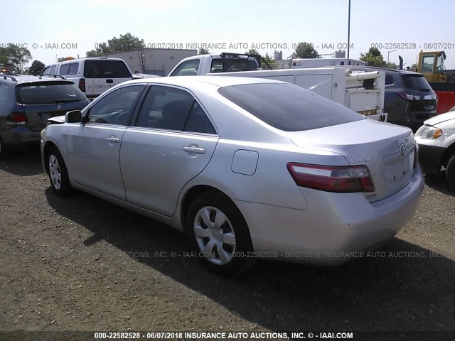 4T1BE46K17U590959 - 2007 TOYOTA CAMRY NEW GENERAT CE/LE/XLE/SE SILVER photo 3