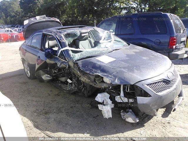 4T1BF3EK7BU231696 - 2011 TOYOTA CAMRY SE/LE/XLE GRAY photo 1