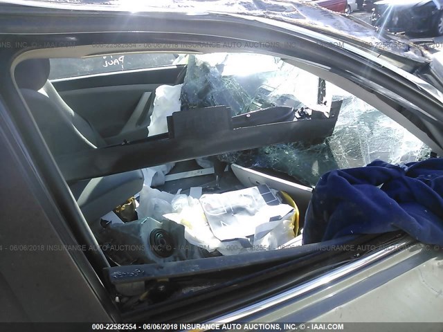 4T1BF3EK7BU231696 - 2011 TOYOTA CAMRY SE/LE/XLE GRAY photo 8