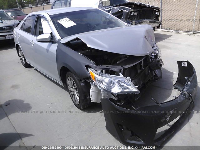 4T1BF1FKXEU398416 - 2014 TOYOTA CAMRY L/SE/LE/XLE 银色 照片 1
