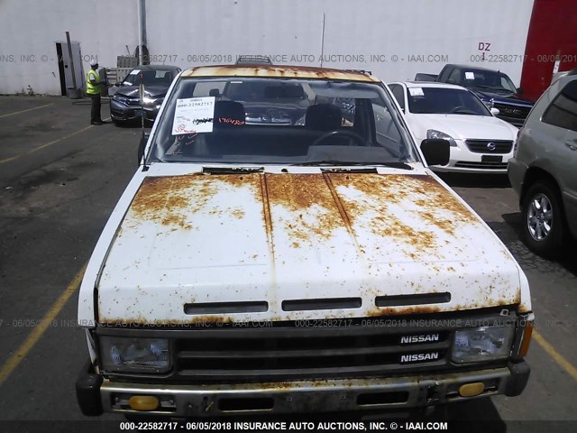 1N6ND11S2KC372728 - 1989 NISSAN D21 SHORT BED WHITE photo 6