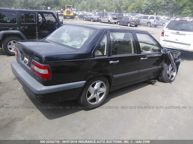 YV1LS5727T3336284 - 1996 VOLVO 850 BLACK photo 4