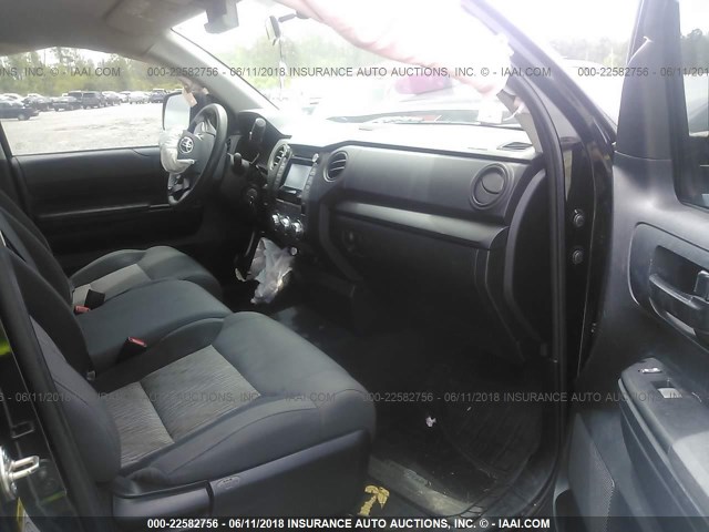 5TFRU5F18EX031035 - 2014 TOYOTA TUNDRA DOUBLE CAB SR/SR5 BLACK photo 5