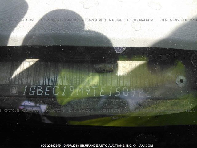 1GBEC19M9TE150922 - 1996 CHEVROLET GMT-400 C1500 WHITE photo 9
