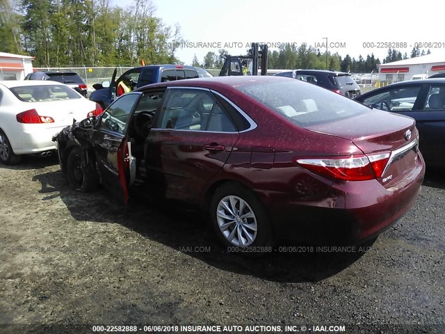4T1BF1FK1GU528568 - 2016 TOYOTA CAMRY LE/XLE/SE/XSE მუქწითელი ფოტო 3
