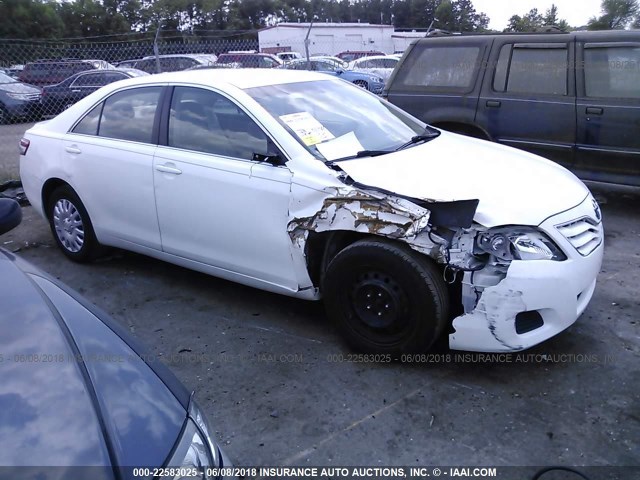 4T1BF3EK5BU597835 - 2011 TOYOTA CAMRY SE/LE/XLE WHITE photo 1