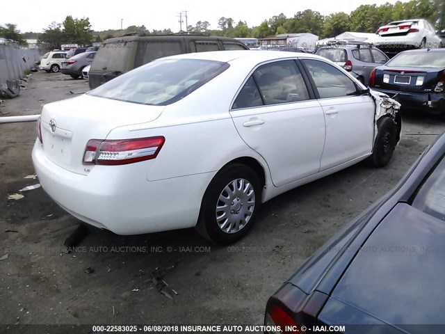 4T1BF3EK5BU597835 - 2011 TOYOTA CAMRY SE/LE/XLE WHITE photo 4